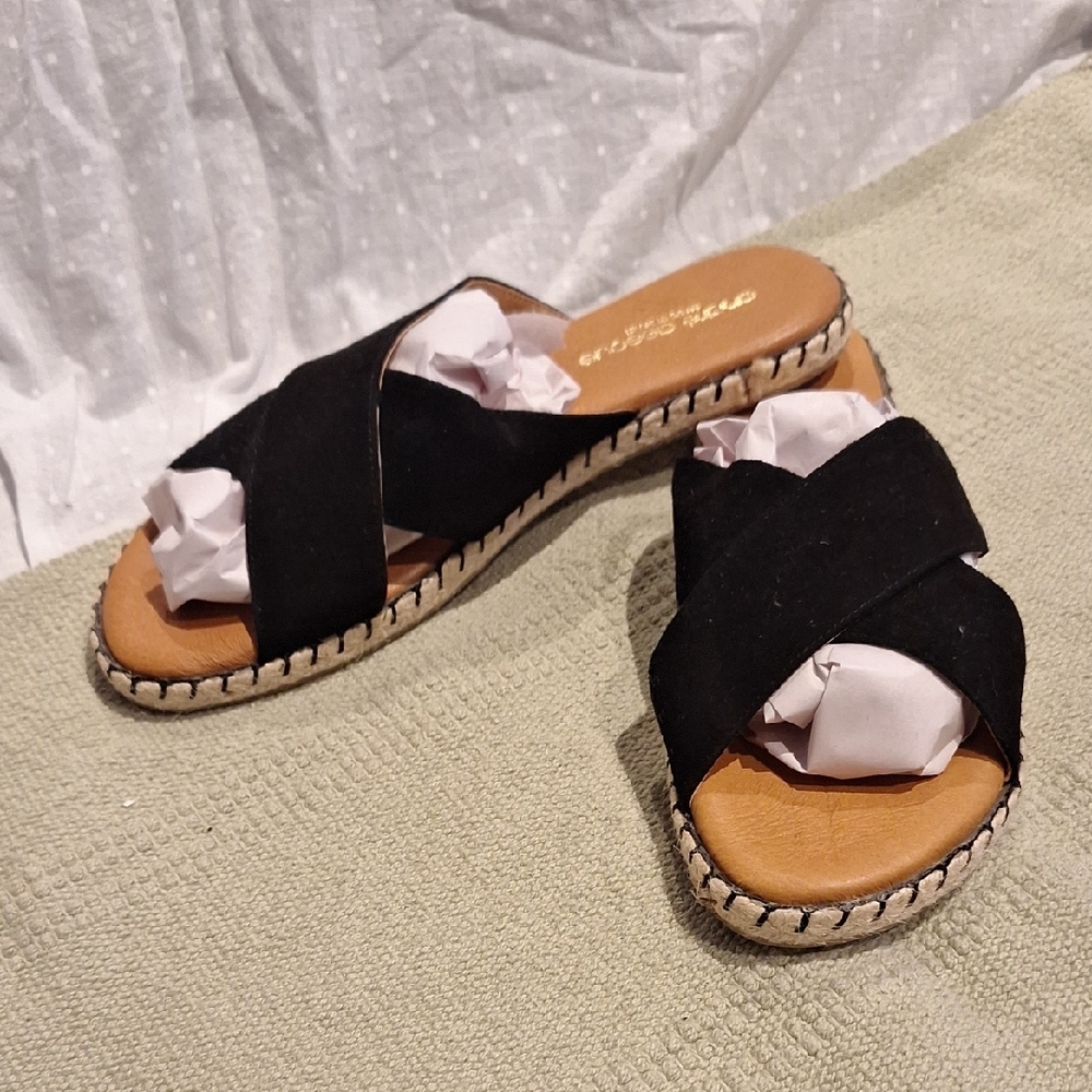 Andre Assous Emilia Black Crisscross Leather Slide Sandal Size 8.5 NWOB
